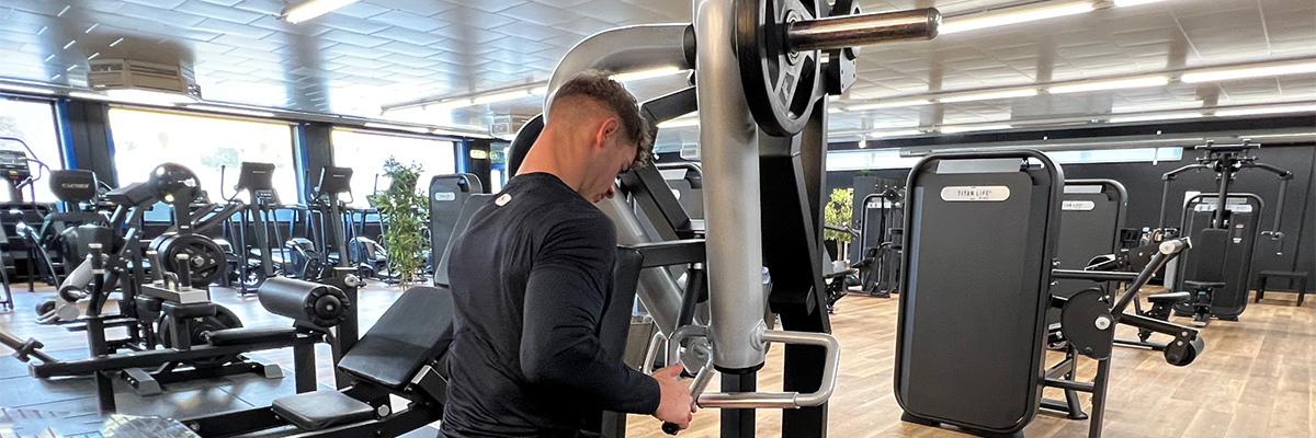 TITAN LIFE PRO Plate Loaded