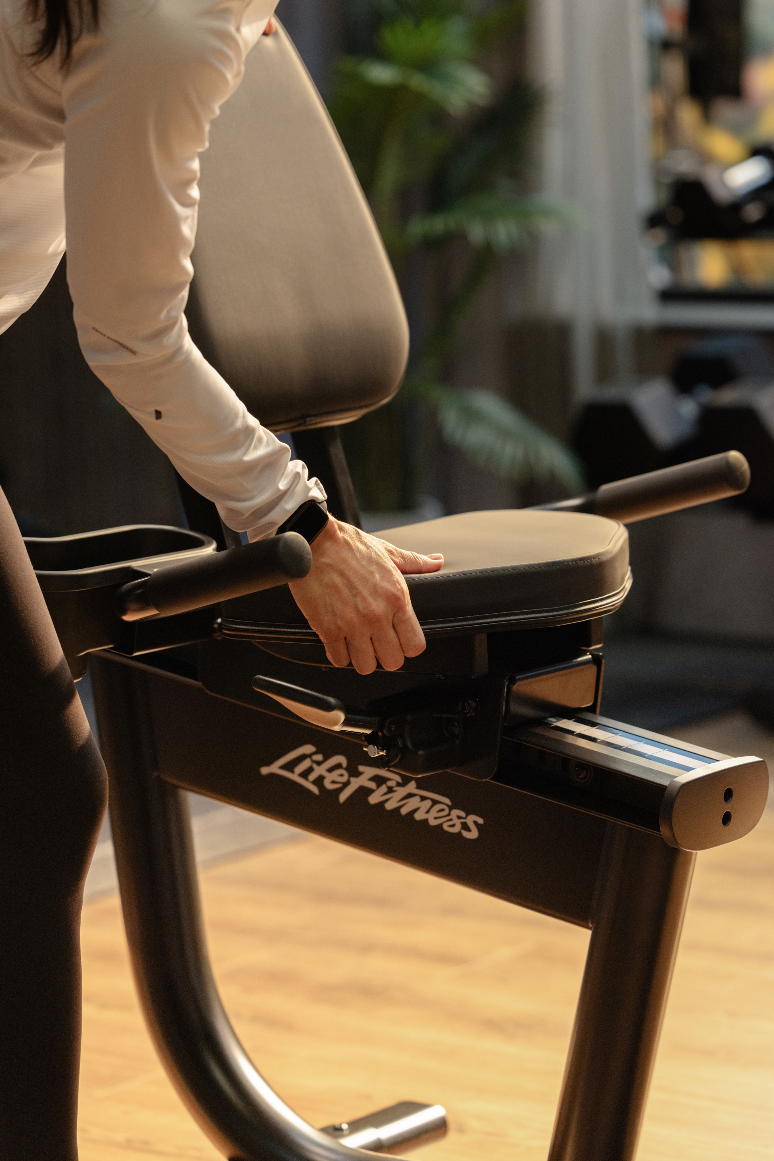 Life Fitness Atmos Recumbent Bike, SE4 