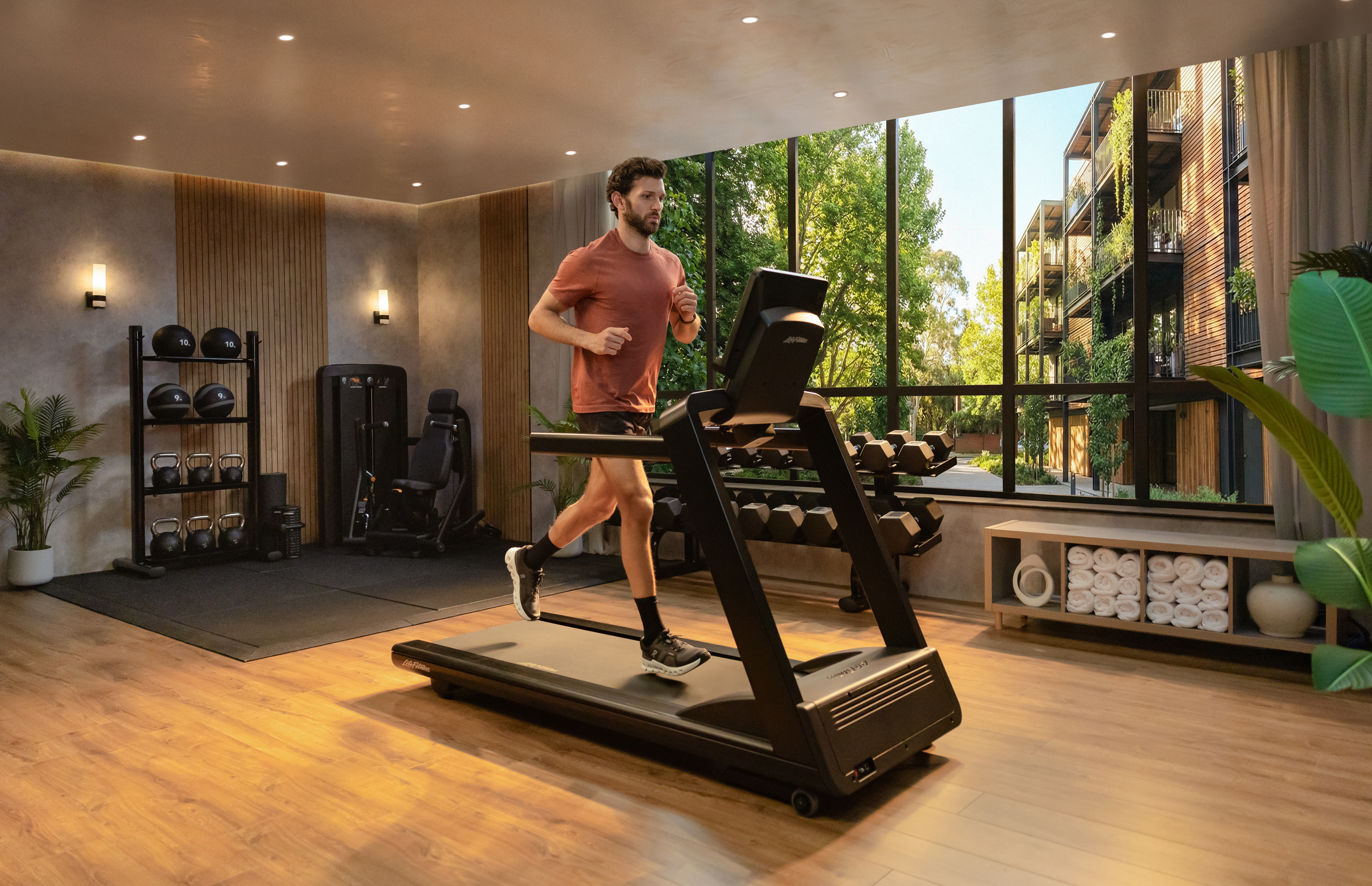Life Fitness Atmos Treadmill, SE4